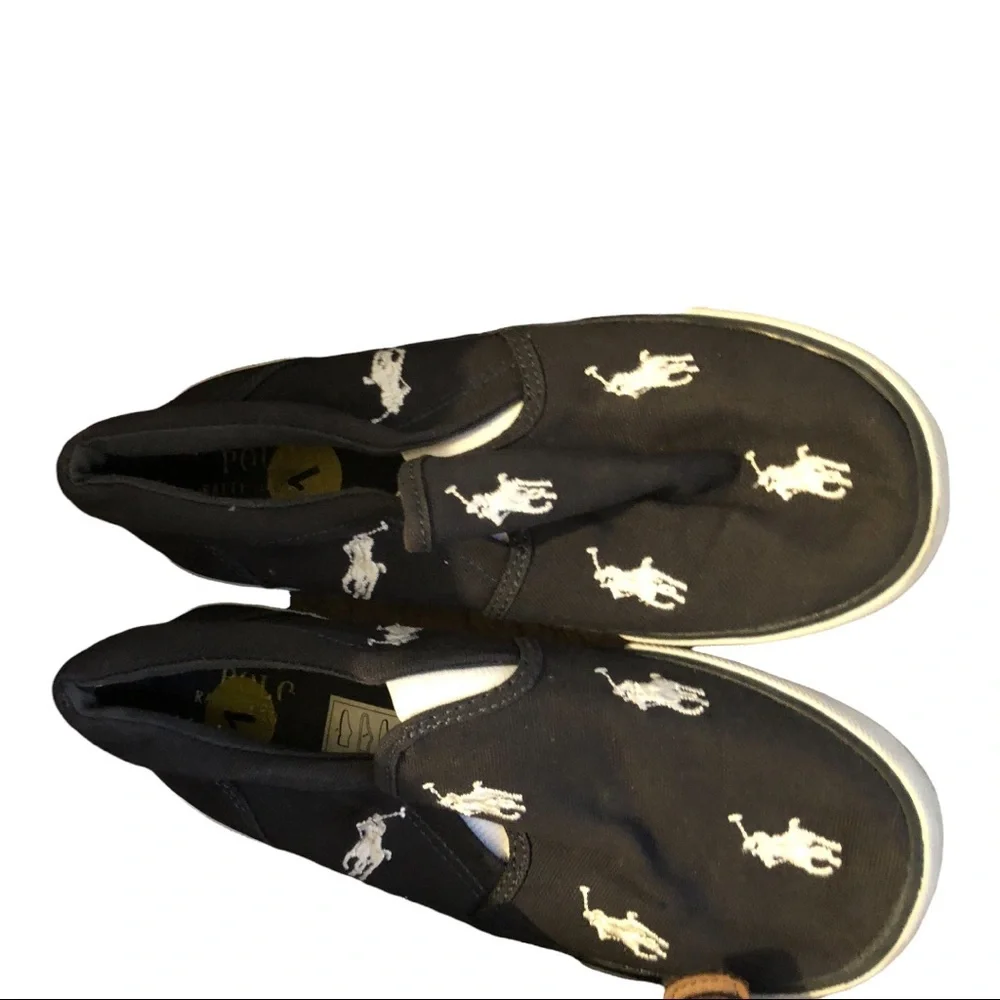 4pairs Boy size 1 shoe bundle -Nautica Polo‎ Skechers